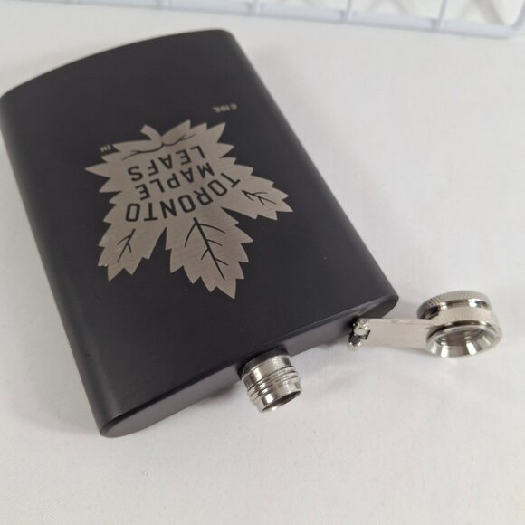 Toronto Maple Leafs 8oz. Laser Etched Flask New Without Tags - Picture 6 of 7